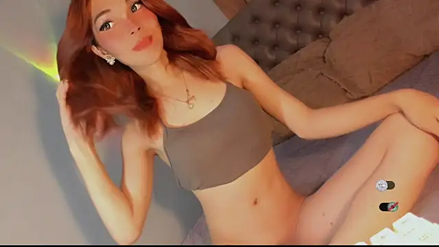 Snapshot of bella_enchantra chatting on July 5, 2026, 7:32 pm bella enchantra online show from July 5, 2026, 7:32 pm