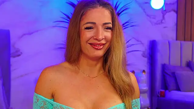 Izabellle02 online show from January 6, 2026, 5:44 am