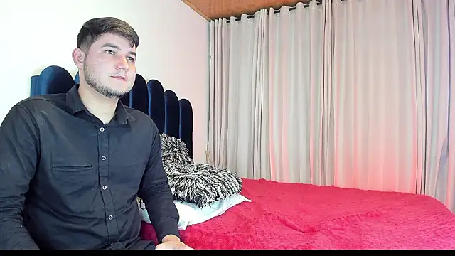 CameronyMartinn online show from February 13, 2026, 12:32 am