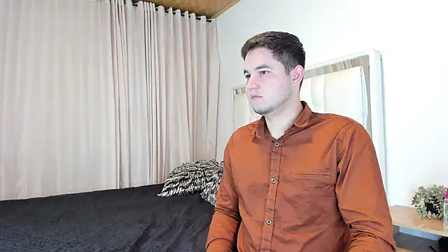 CameronyMartinn online show from July 17, 2026, 1:47 am