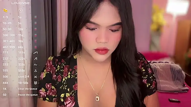 Snapshot of ursweet_sofia chatting on June 21, 2026, 10:32 am ursweet sofia online show from June 21, 2026, 10:32 am