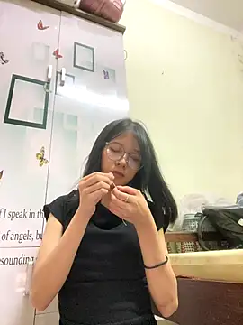 meomeo2k6 online show from October 22, 2025, 6:57 am