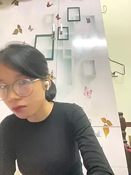 meomeo2k6 online show from November 14, 2025, 6:28 am