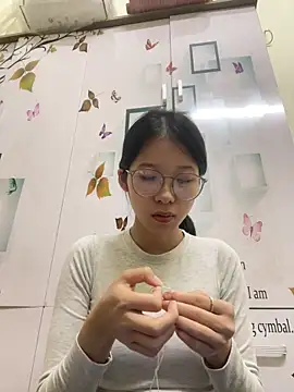 meomeo2k6 online show from December 3, 2025, 6:47 am