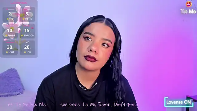 Shophie thoopson online show from December 14, 2025, 12:33 pm