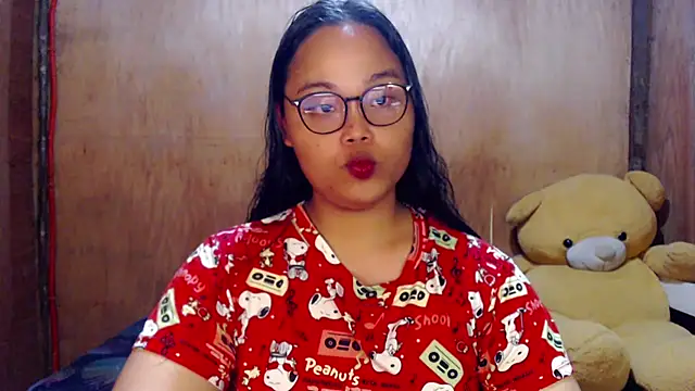  Lylia online show from October 3, 2025, 10:17 am