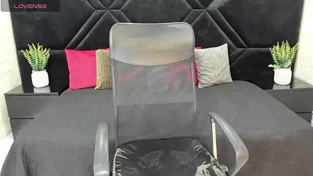 Snapshot of Dantzel_ chatting on February 6, 2026, 7:54 pm Dantzel online show from February 6, 2026, 7:54 pm