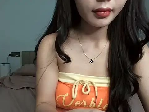 Lucie-Sexy2k online show from June 11, 2026, 5:04 am