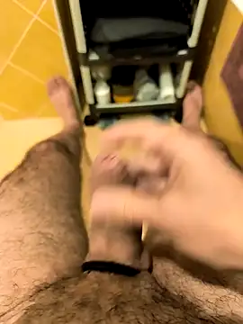 mariopene25 online show from November 6, 2025, 2:48 am