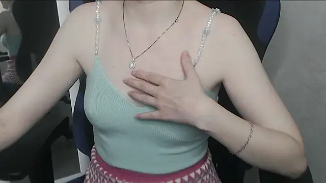 cute elfy  online show from July 28, 2026, 3:21 pm
