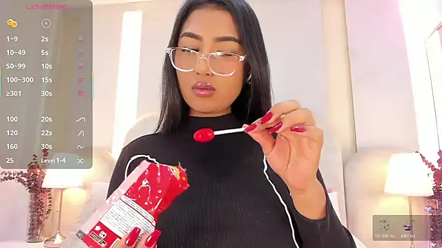 SalomeeBell online show from March 13, 2026, 2:27 am