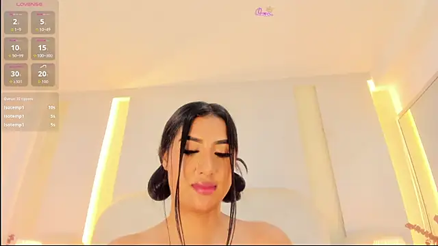 SalomeeBell online show from June 11, 2026, 12:32 am