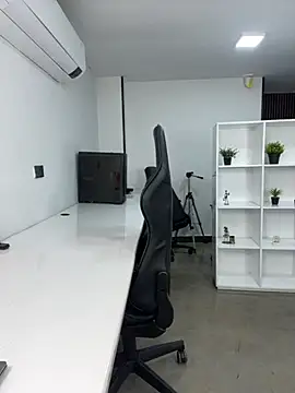 megan bigboobs  online show from October 18, 2025, 11:34 am