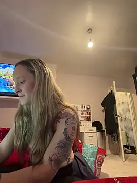 Snapshot of LucyRoseMae chatting on February 2, 2026, 9:08 am LucyRoseMae online show from February 2, 2026, 9:08 am