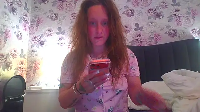 Snapshot of LucyRoseMae chatting on June 18, 2026, 9:31 pm LucyRoseMae online show from June 18, 2026, 9:31 pm