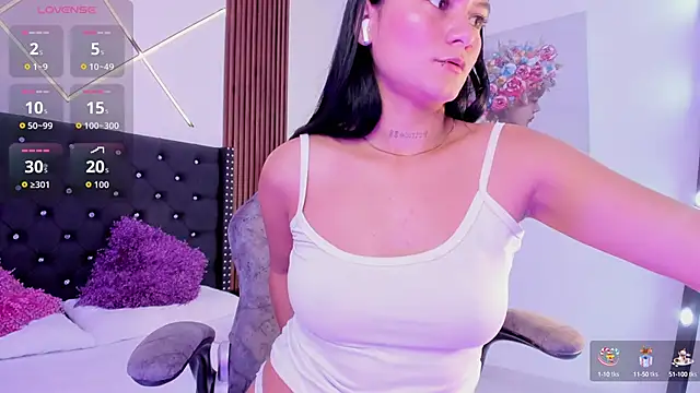 Miiaa jones online show from September 23, 2025, 1:07 pm