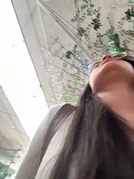 Isabella21  online show from September 11, 2025, 9:26 pm