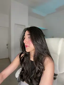 Snapshot of julieta_jhonss chatting on June 18, 2026, 2:10 am julieta jhonss online show from June 18, 2026, 2:10 am