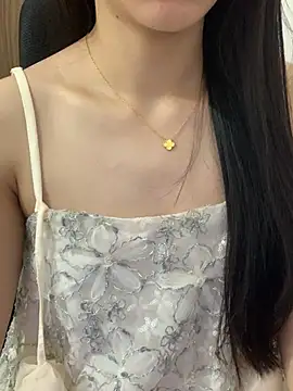 Snapshot of JennyQueen18 chatting on March 5, 2026, 7:49 am JennyQueen18 online show from March 5, 2026, 7:49 am