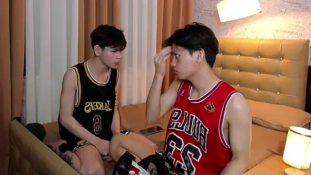 hotfreshdior online show from October 16, 2025, 4:48 pm