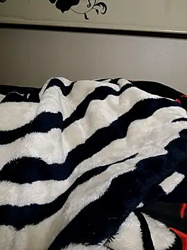 Koreanjjc online show from November 4, 2025, 2:32 pm