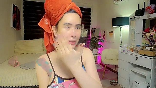 XhotcockcumXts online show from May 4, 2026, 1:09 am