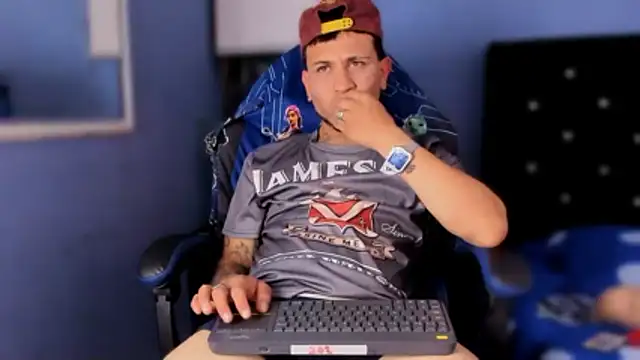 Snapshot of Thonixxx_mr chatting on March 15, 2026, 3:57 am Thonixxx mr online show from March 15, 2026, 3:57 am