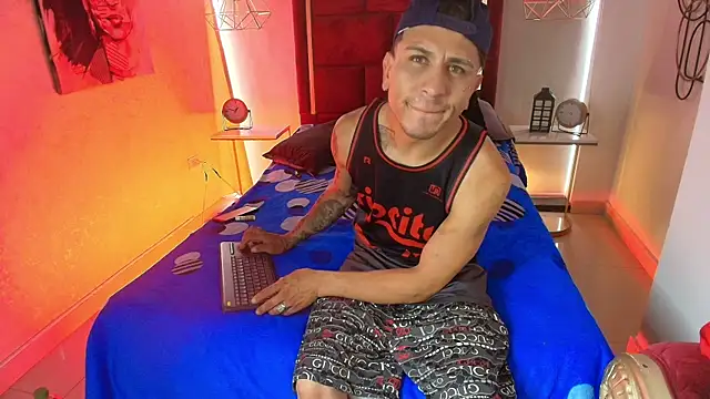 Snapshot of Thonixxx_mr chatting on April 9, 2026, 2:56 pm Thonixxx mr online show from April 9, 2026, 2:56 pm