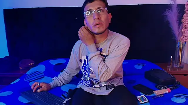 Snapshot of Thonixxx_mr chatting on March 11, 2026, 3:00 am Thonixxx mr online show from March 11, 2026, 3:00 am