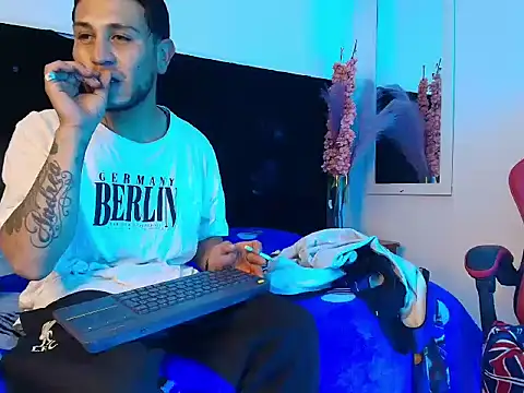 Snapshot of Thonixxx_mr chatting on March 6, 2026, 3:45 am Thonixxx mr online show from March 6, 2026, 3:45 am