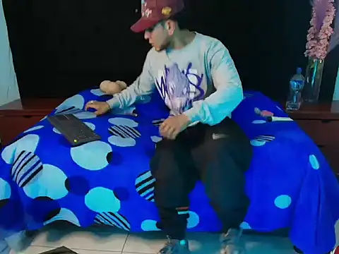 Snapshot of Thonixxx_mr chatting on March 8, 2026, 2:59 am Thonixxx mr online show from March 8, 2026, 2:59 am