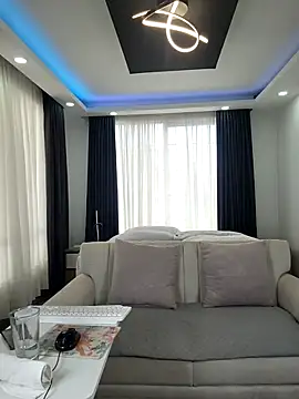 evasweett   online show from May 7, 2026, 1:14 pm