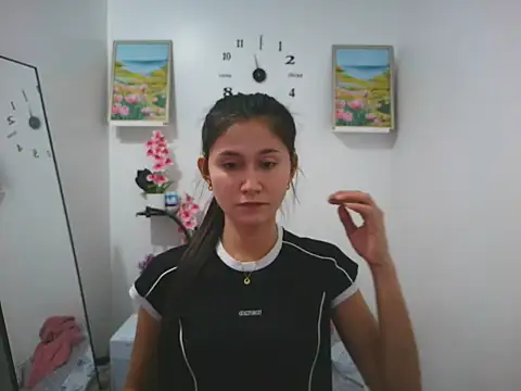 anne smithe online show from December 5, 2025, 5:28 am