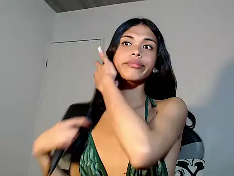 Snapshot of urcurlydiva chatting on November 18, 2025, 4:32 pm urcurlydiva online show from November 18, 2025, 4:32 pm