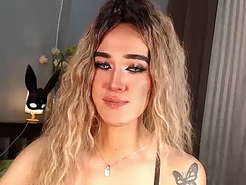 AleinaCroft online show from September 16, 2025, 2:23 am