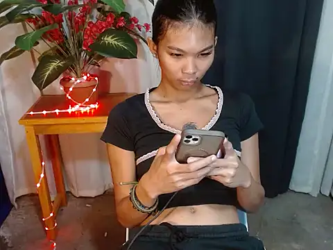 laura leeforever online show from July 25, 2026, 12:40 am
