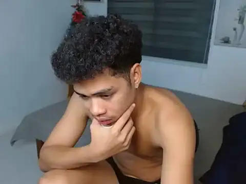 Snapshot of curlyasian_njxx chatting on December 20, 2025, 5:10 am curlyasian njxx online show from December 20, 2025, 5:10 am