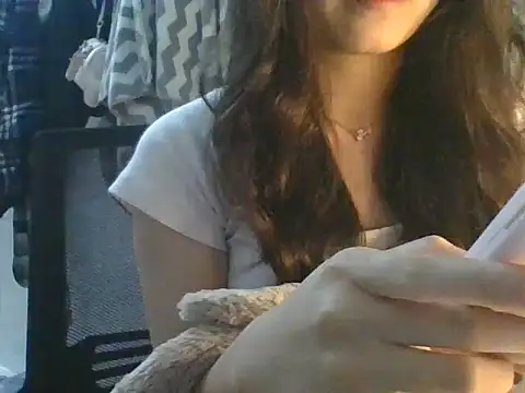 Linzly online show from September 17, 2025, 4:42 pm