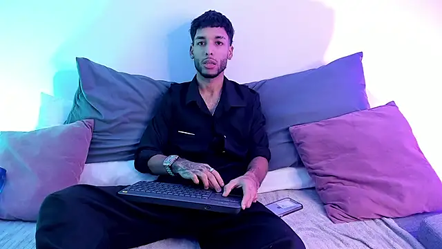 Thiagoferreti online show from June 25, 2026, 4:32 am