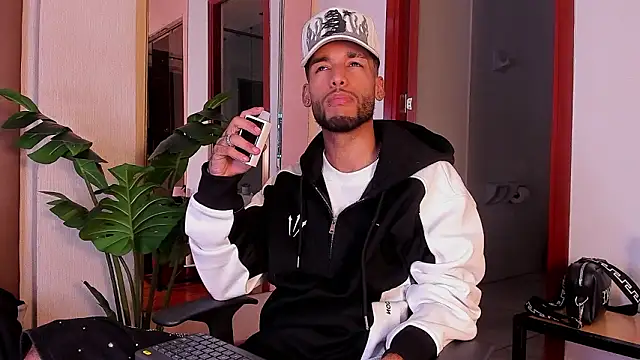 Thiagoferreti online show from March 20, 2026, 3:18 am