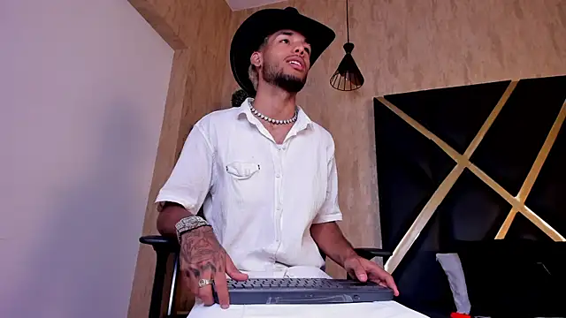 Thiagoferreti online show from September 22, 2025, 3:23 am