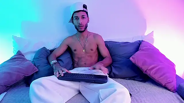 Thiagoferreti online show from June 26, 2026, 4:29 am