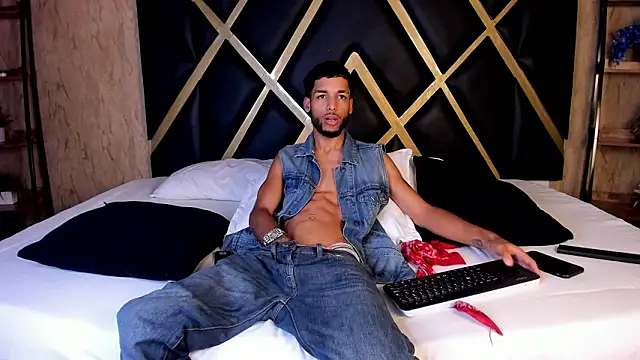 Thiagoferreti online show from February 3, 2026, 1:27 am