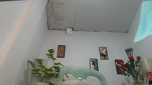 YourSweet-mich online show from September 23, 2025, 6:53 am