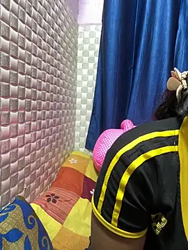 Hot Jaanvi  online show from February 17, 2026, 4:04 pm