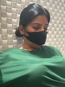 Snapshot of Hot_Jaanvi_ chatting on May 21, 2026, 4:32 am Hot Jaanvi online show from May 21, 2026, 4:32 am