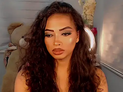 KathRouge online show from October 9, 2025, 11:55 am