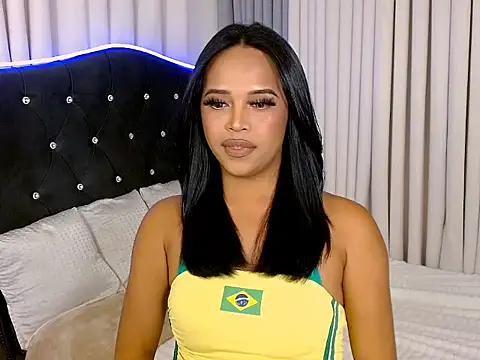 Lorainnelustts online show from October 8, 2025, 4:51 pm