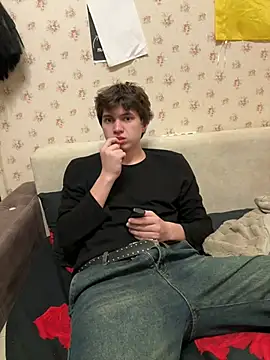 leeto5 online show from March 8, 2026, 3:48 pm