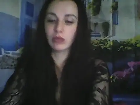 Qinini online show from November 24, 2025, 10:10 pm